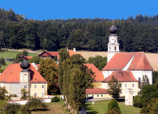 Klosterhof St. Salvator (Bad Griesbach i. Rottal). 5 Sterne Ferienwohnung  70qm
