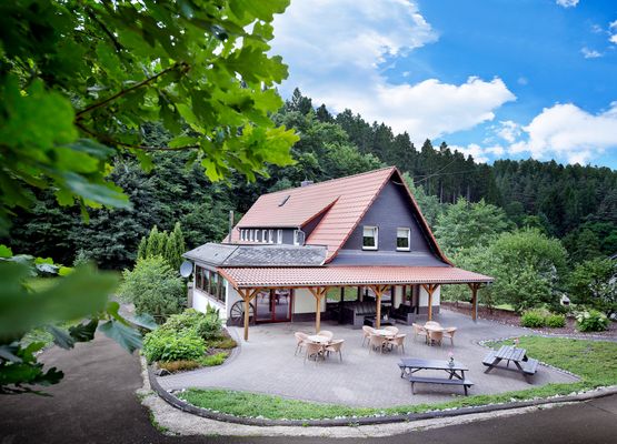 Tolles Ferienhaus für 16 Personen im Westerwald mit Sauna, Whirlpool, Kino und Bar