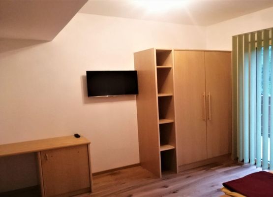 Ferienhof Gindl, Tauplitz, Schlafzimmer mit TV