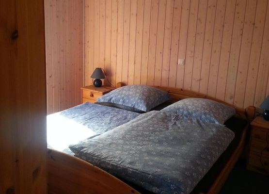 Schlafzimmer 1 - mit Doppelbett